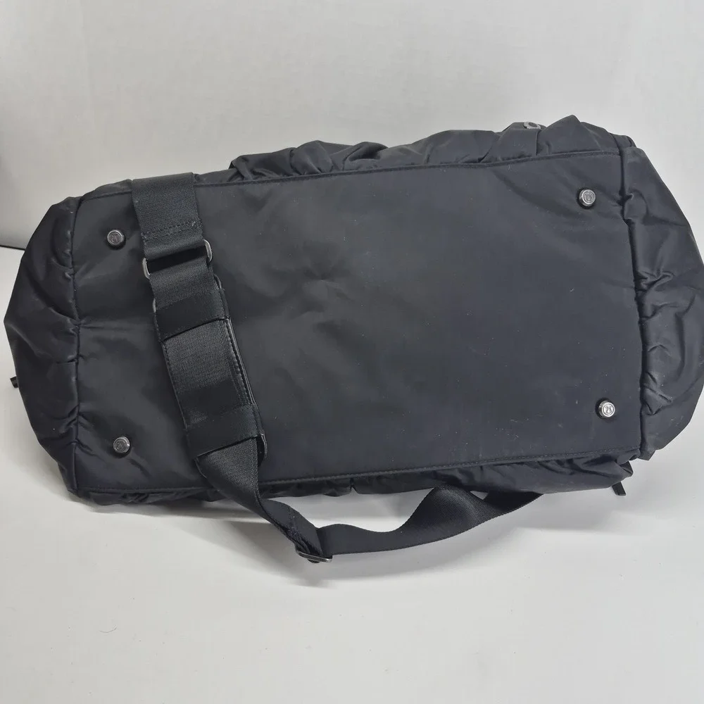 Lululemon Keep It Classy Duffel Bag Black Nylon Gym Weekender Blue Paisley